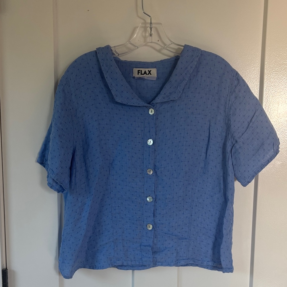 Flax brand linen top with Peter Pan collar.